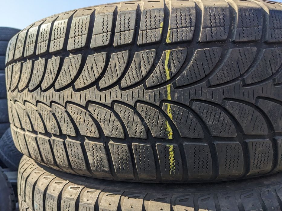 235/60R18 Bridgestone Blizzak Lm-80