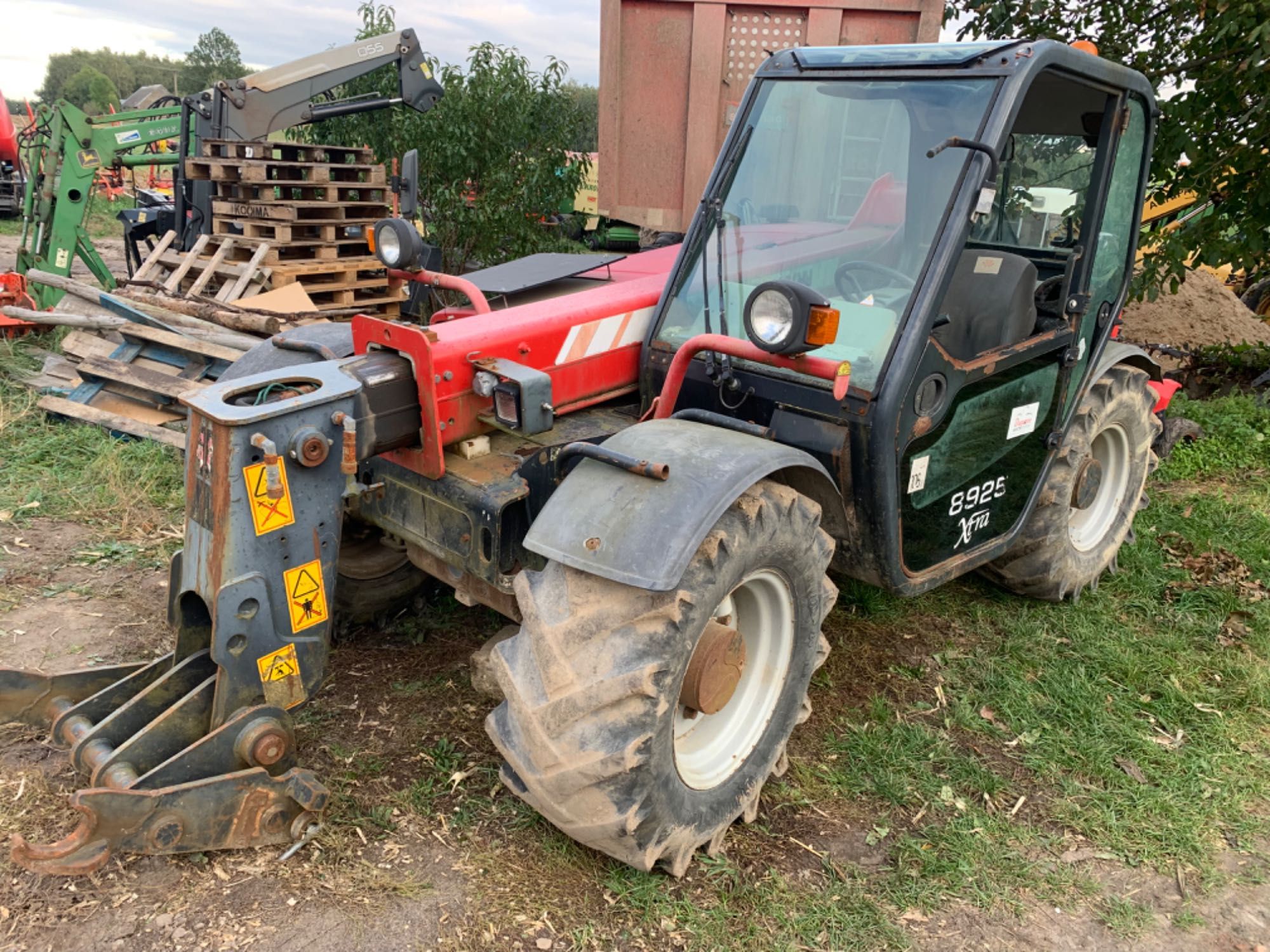 Ładowarka teleskopowa Massey Ferguson 8925 Xtra