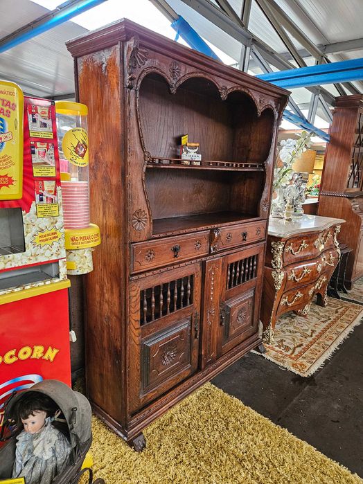 Móvel muito antigo em madeira maciça - óptimo estado geral