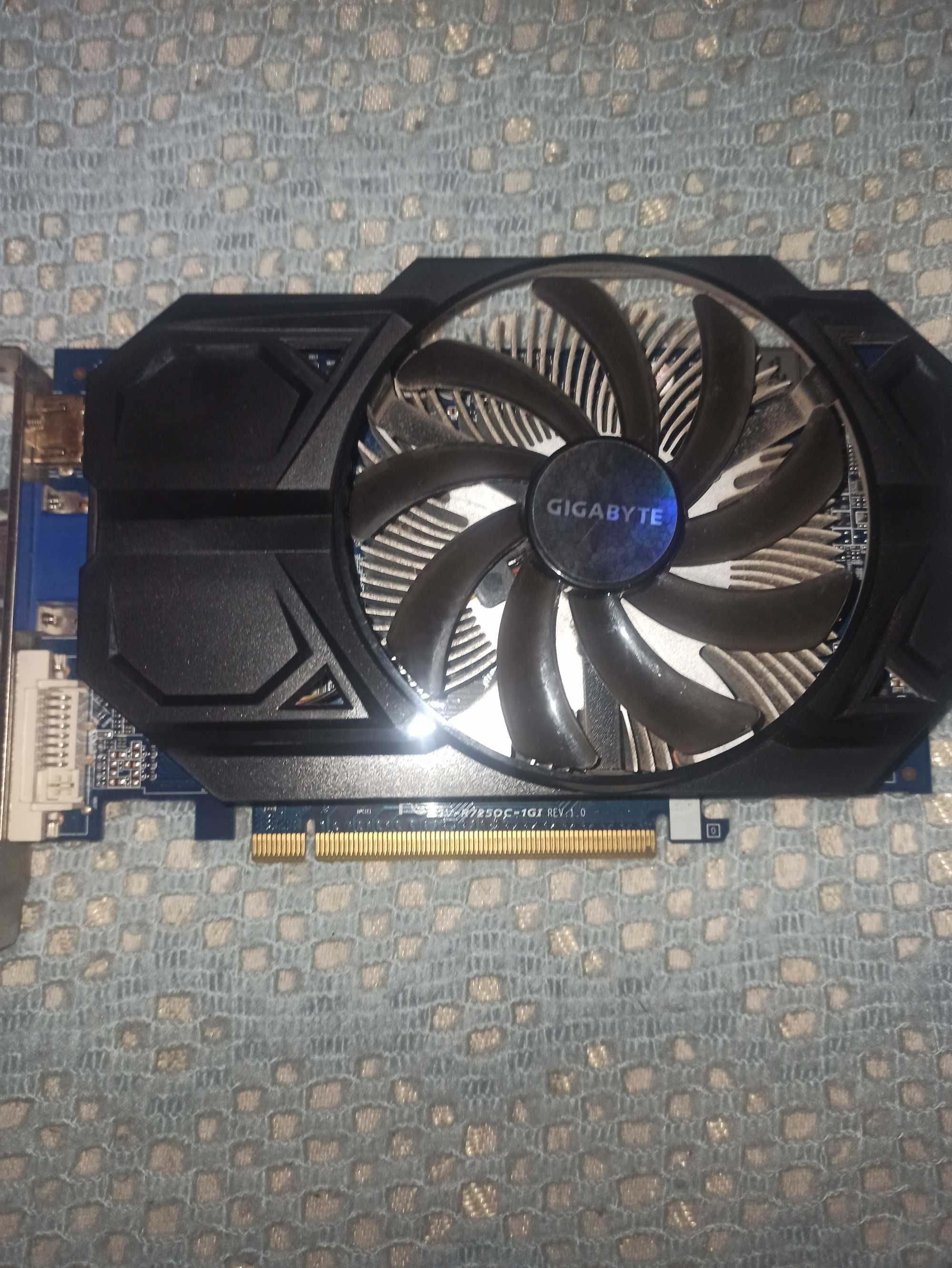 Продаю відео карту Radeon r7 250 1GB