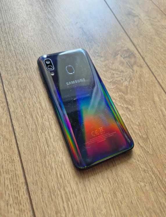 Samsung a40, 4 GB / 64 GB 4G (LTE)