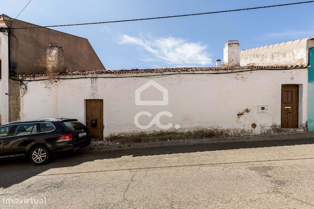 Duas Moradias para Recuperação Total c/ Quintal de 155,6 m² | Portel,