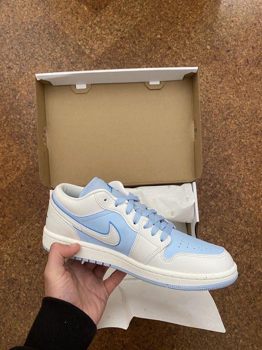 Jordan 1 Low SE Reverse Ice Blue (W)