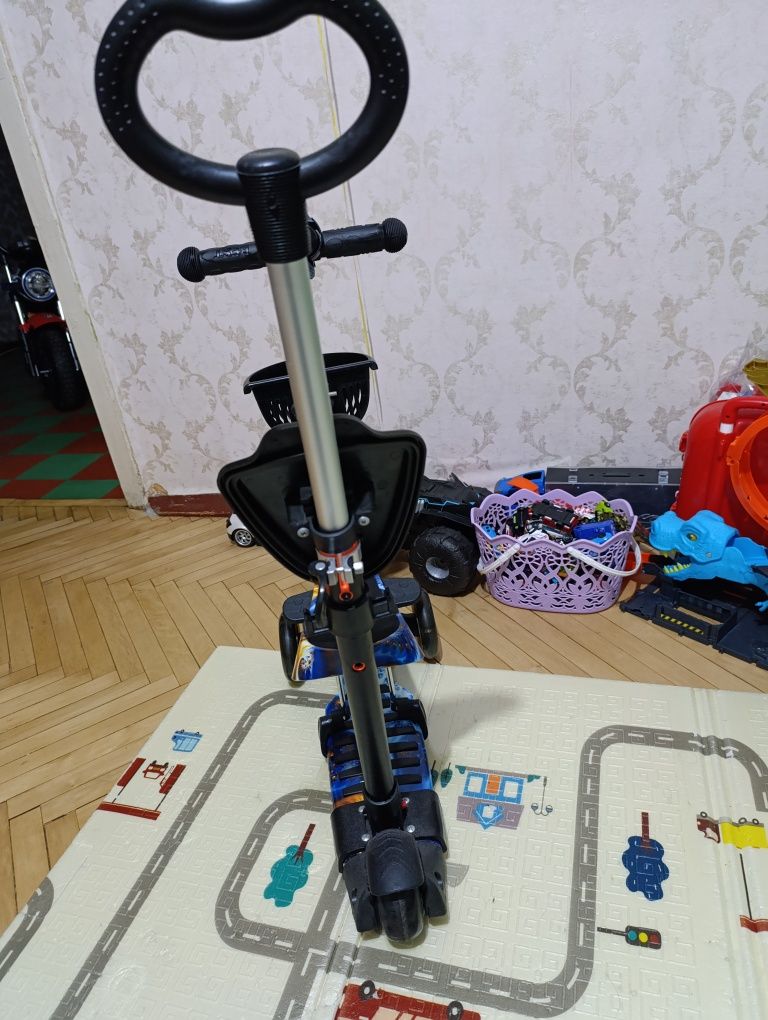 Самокат 5 в 1 Maxi с родительской ручкой и защитой, Best Scooter (черн