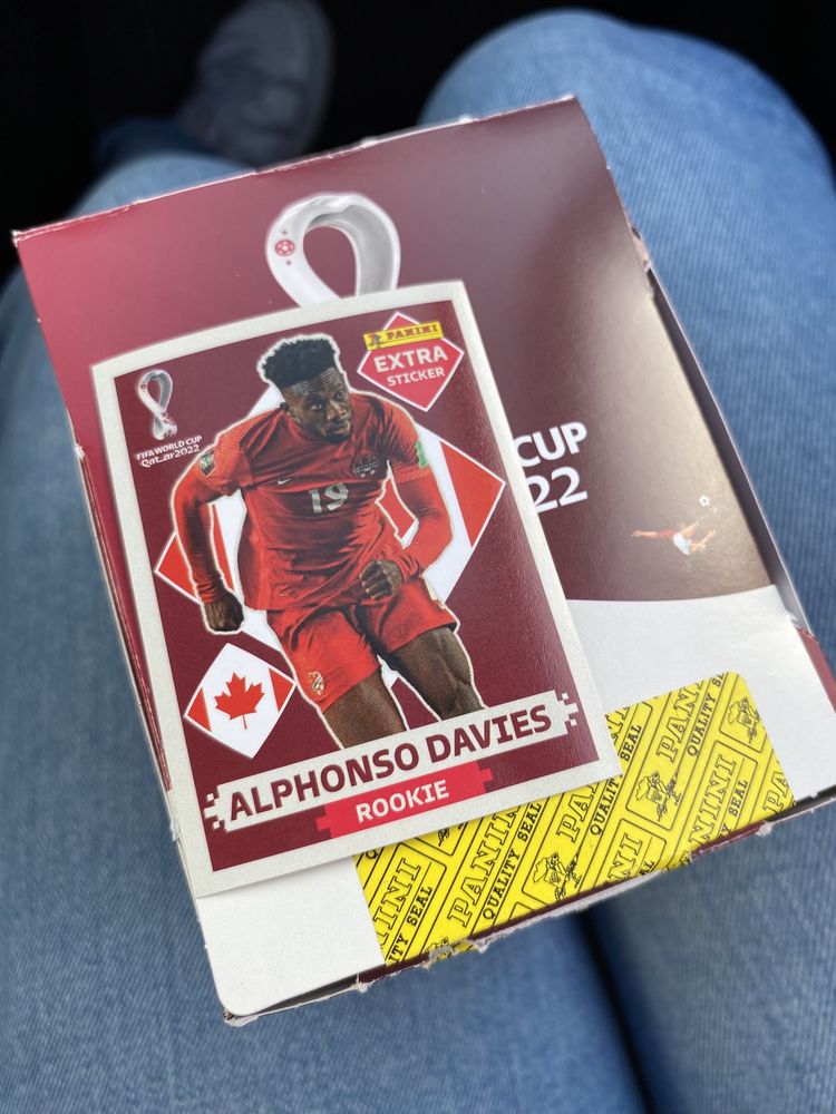 Alphonso Davies cromo extra