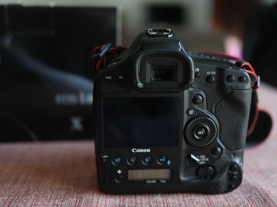 Canon 1dx com carregador e duas baterias
