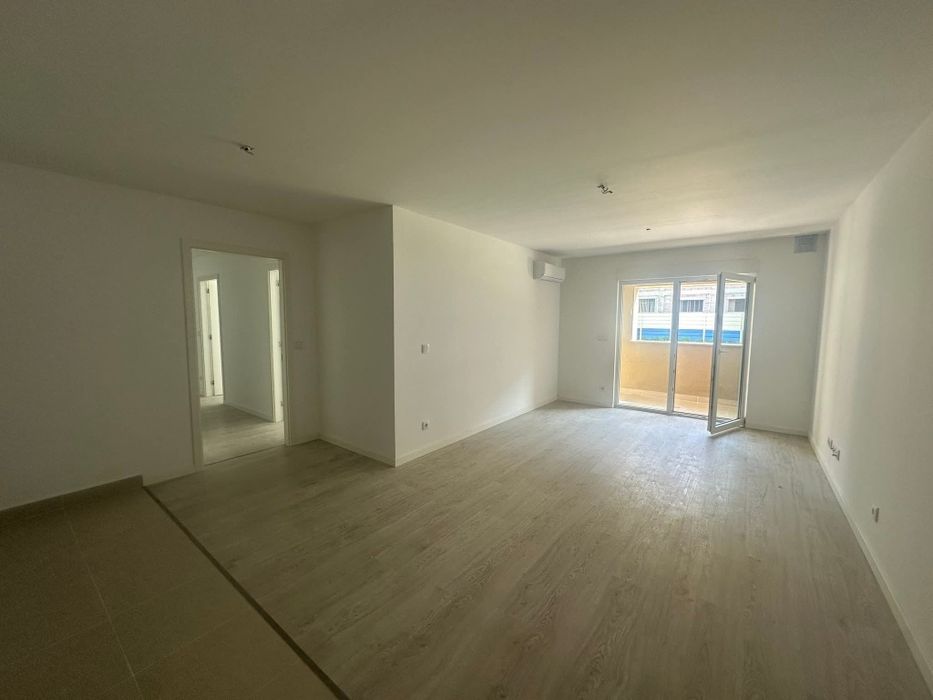 Apartamento T3 novo - Junto ao Mercadona/Glicinias - lugar de garagem