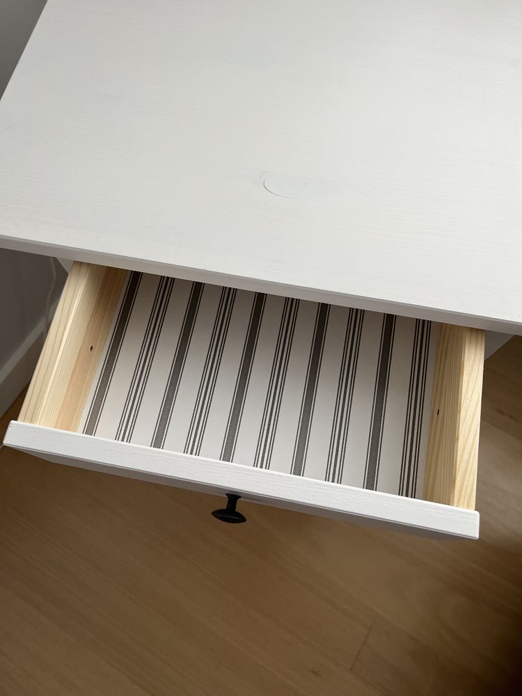 Mesa de cabeceira Hemnes