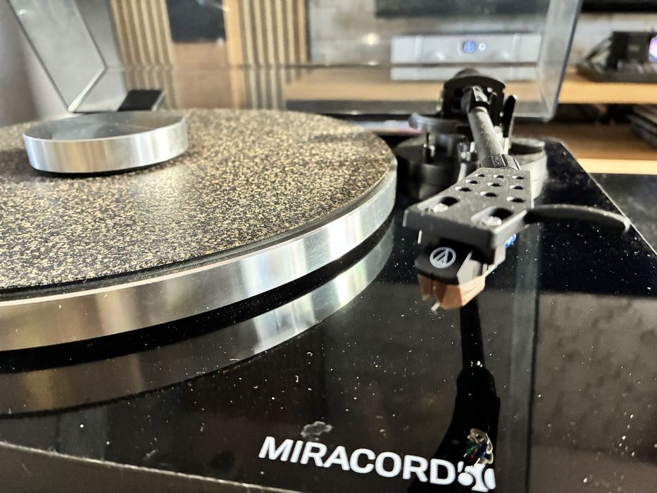 Gramofon ELAC Miracord 50 z 28 LP i akcesoriami