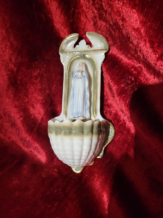 Matka Boża porcelanowa kropielnica Maryja