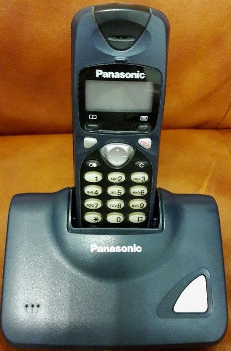 Беспроводный телефон DECT Panasonic KX-TCD700 с подсветкой клавиатуры