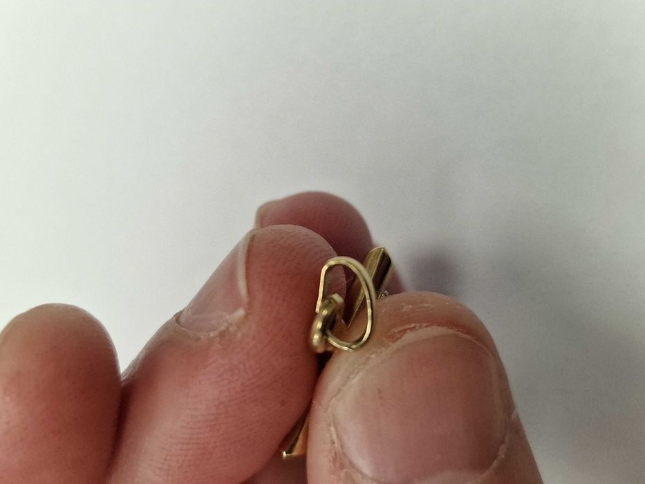 Złoty krzyżyk męski/ 585/ 2.10 gram/ nowoczesny/ po 2000 roku