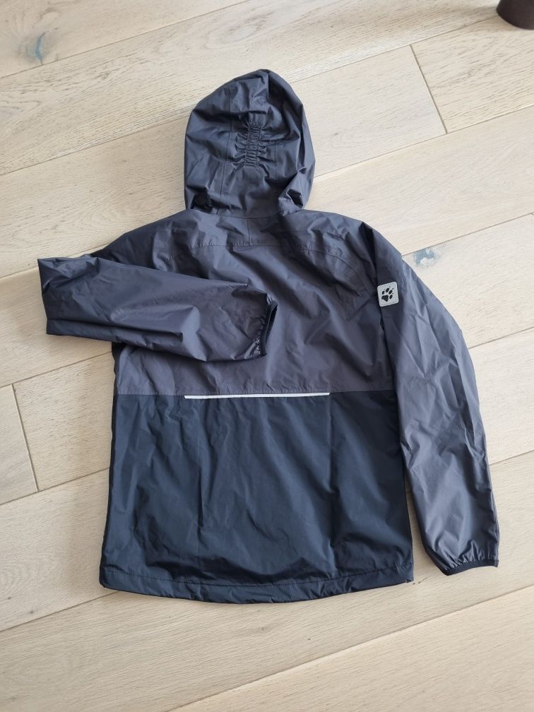 Kurtka  wiatrówka Jack wolfskin. Rozmiar 152.