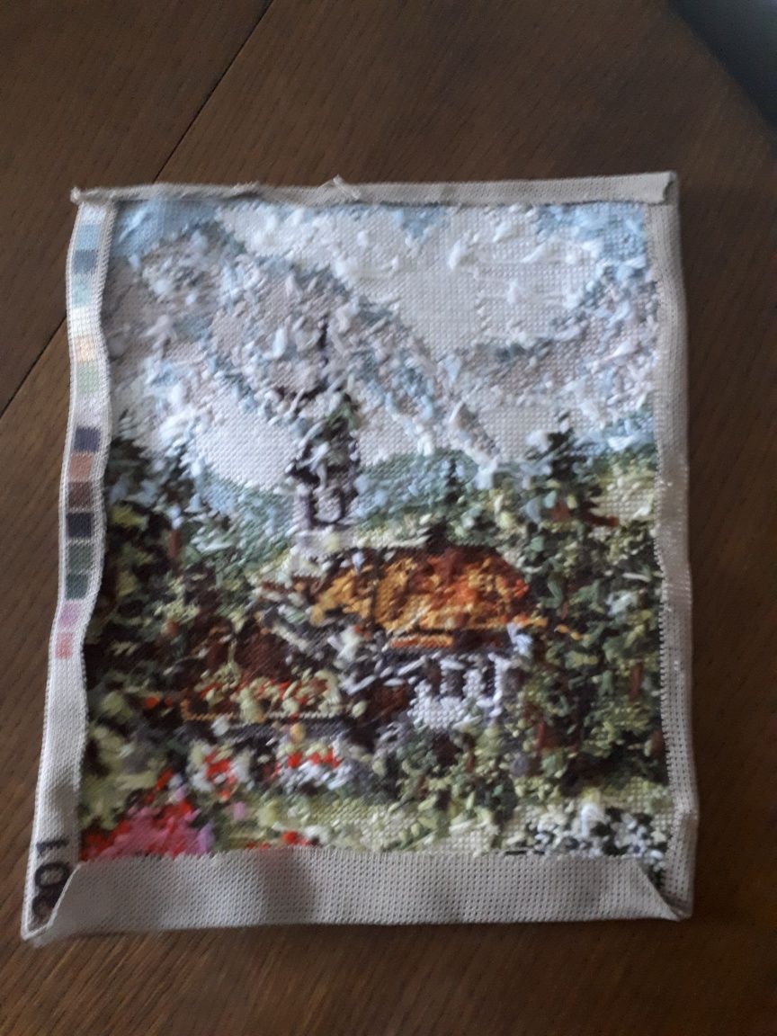 Obraz kościółek w górach - haftowany metodą krzyżykową