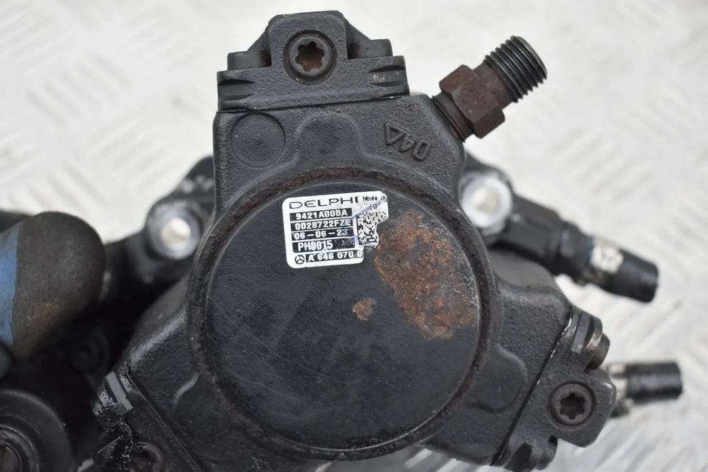 MERCEDES W204 2,2 CDI OM646 POMPA WTRYSKOWA A6460700201