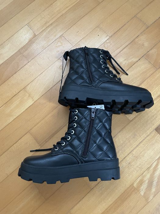 Осенние ботинки H&M для девочки,дитячі сапожки 33р,чорні ботильйон