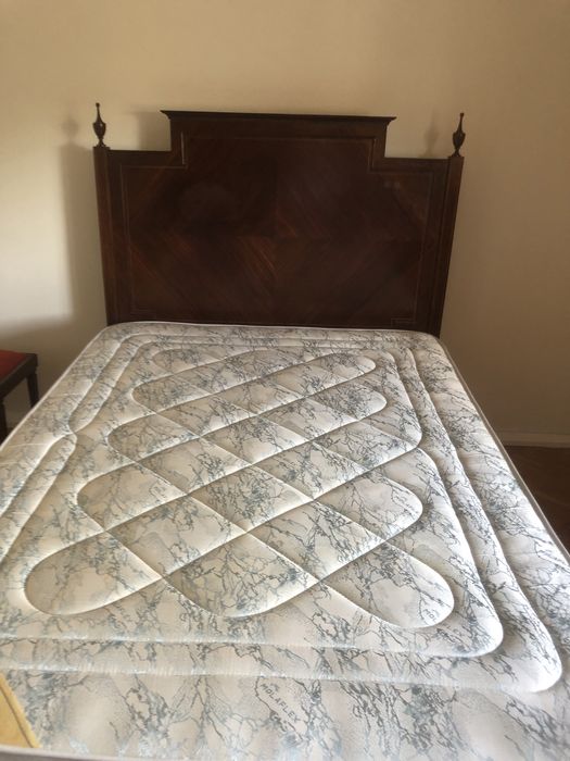 Mobília de quarto antiga estilo D. Maria