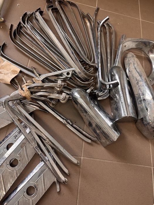 Продам обліцовку форточок газ 24 хром