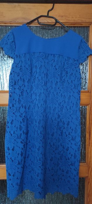 Sukienka koronkowa 44