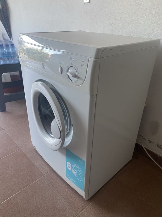 Maquina de secar roupa Indesit