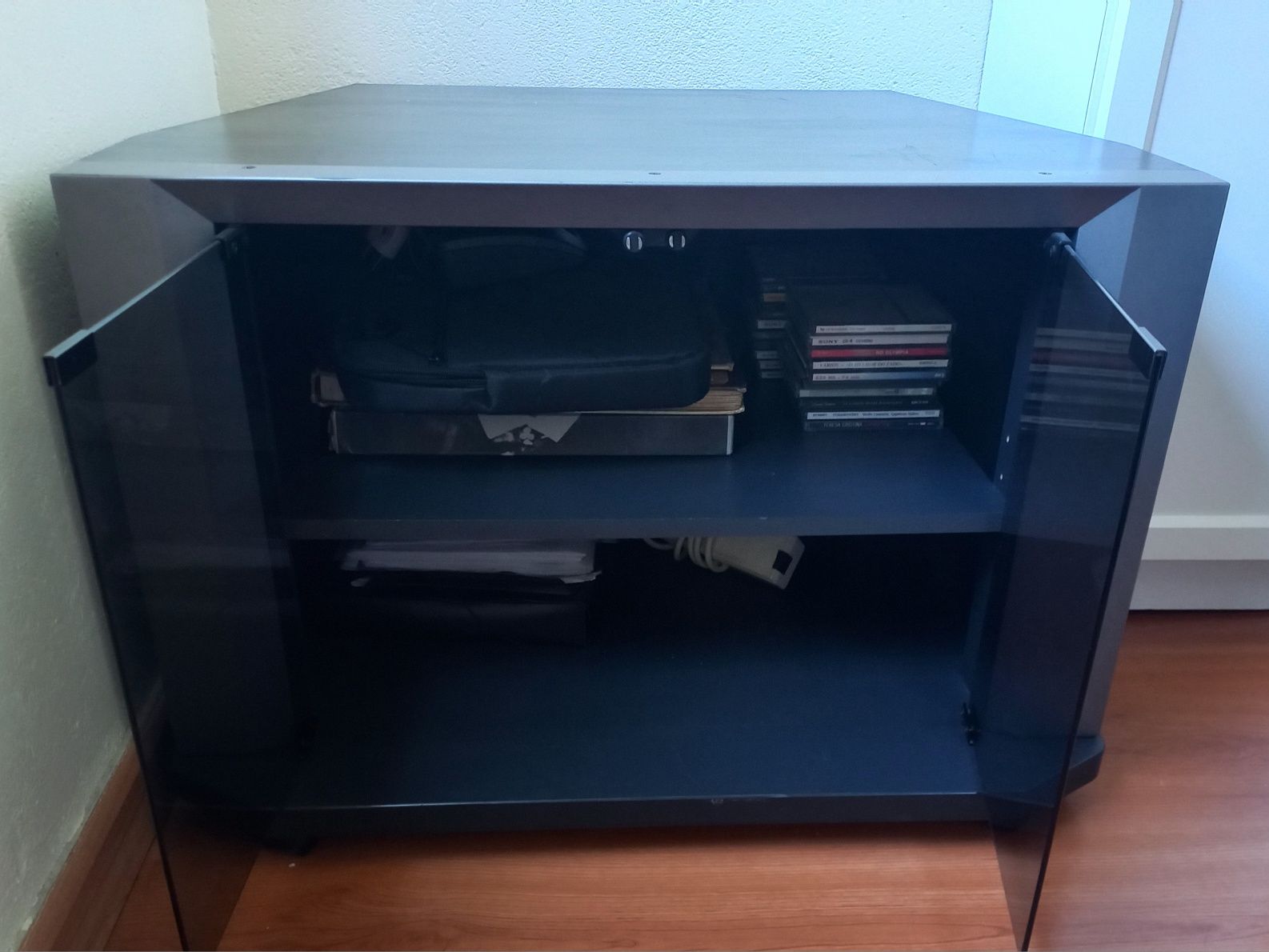 Movel para televisao e Multimédia