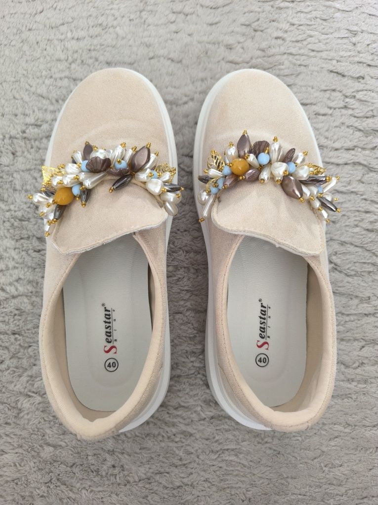 buty mokasyny ze zdobieniami JAK NOWE