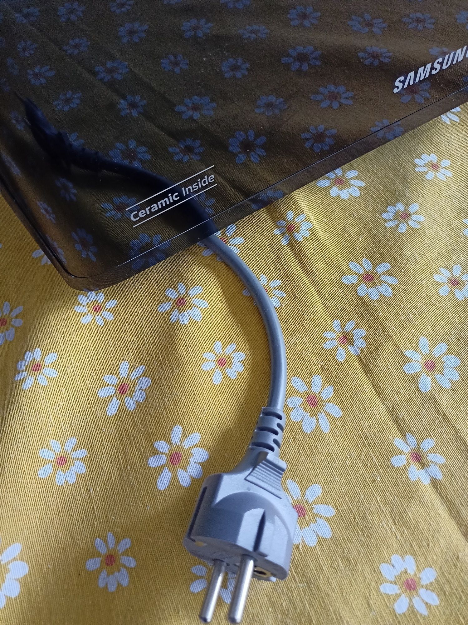 Kuchenka mikrofalowa SAMSUNG MG23K3515AK/EO z grillem 23l mikrofalówka