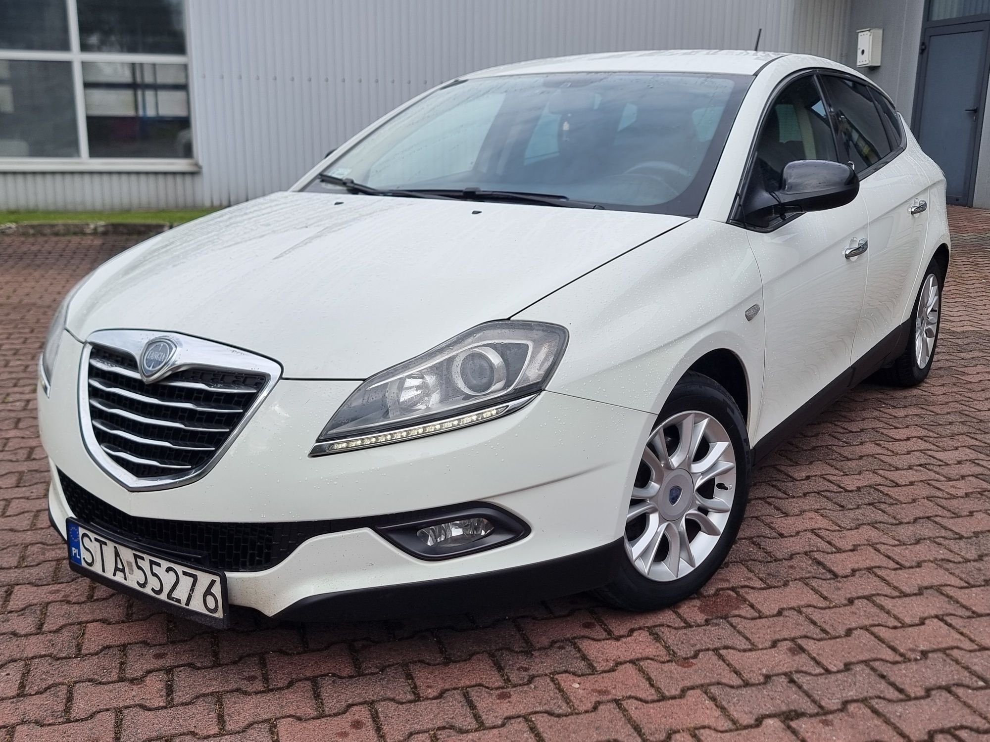 Lancia Delta 1.6 JTD 2011r Krajowe 141 tys km BEZWYPADKOWY 2x Opony