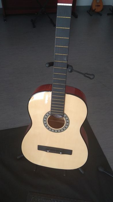 Violão nylon bom estado