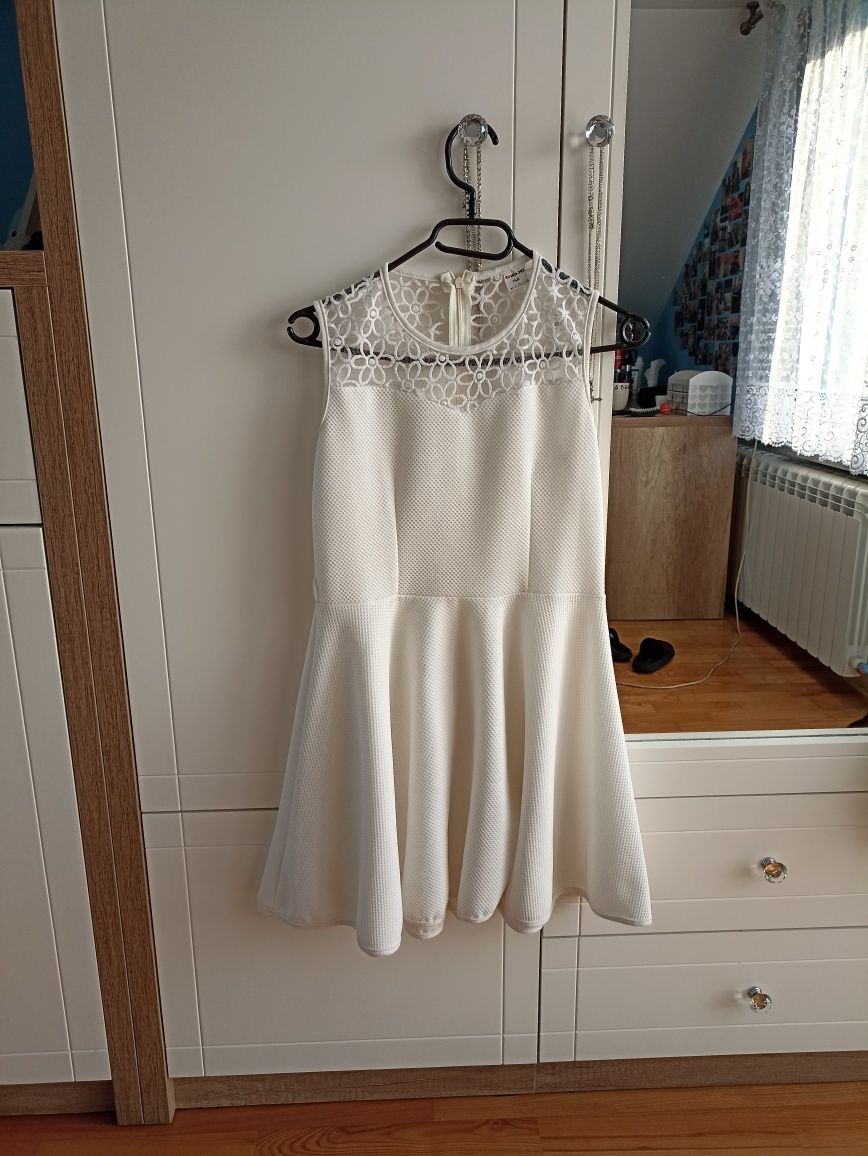biała (ecri) sukienka z koronką