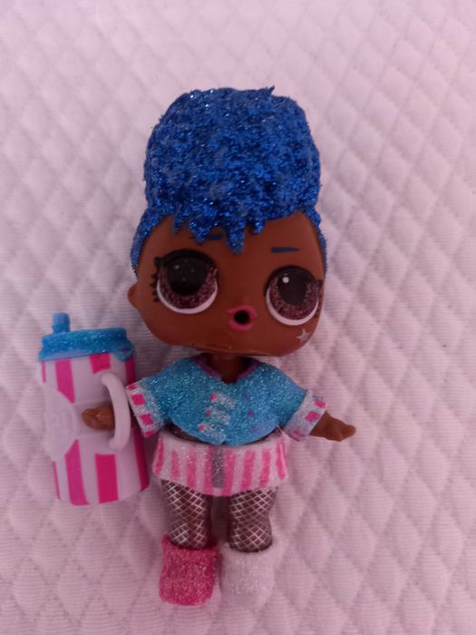 Boneca LOL como nova todos os acessórios  
original