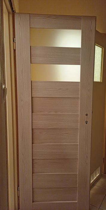 Drzwi  łazienkowe 80cm, prawe