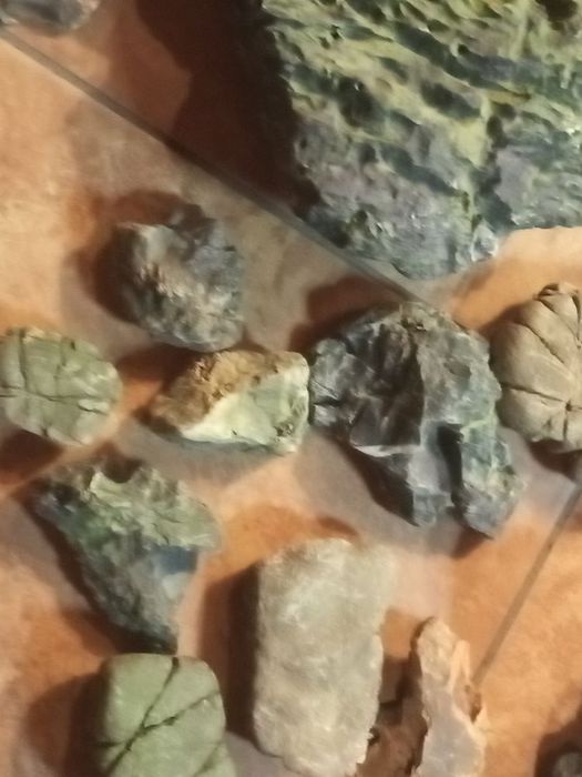 Skały i inne  do akwarium  Ciezkie całość 130