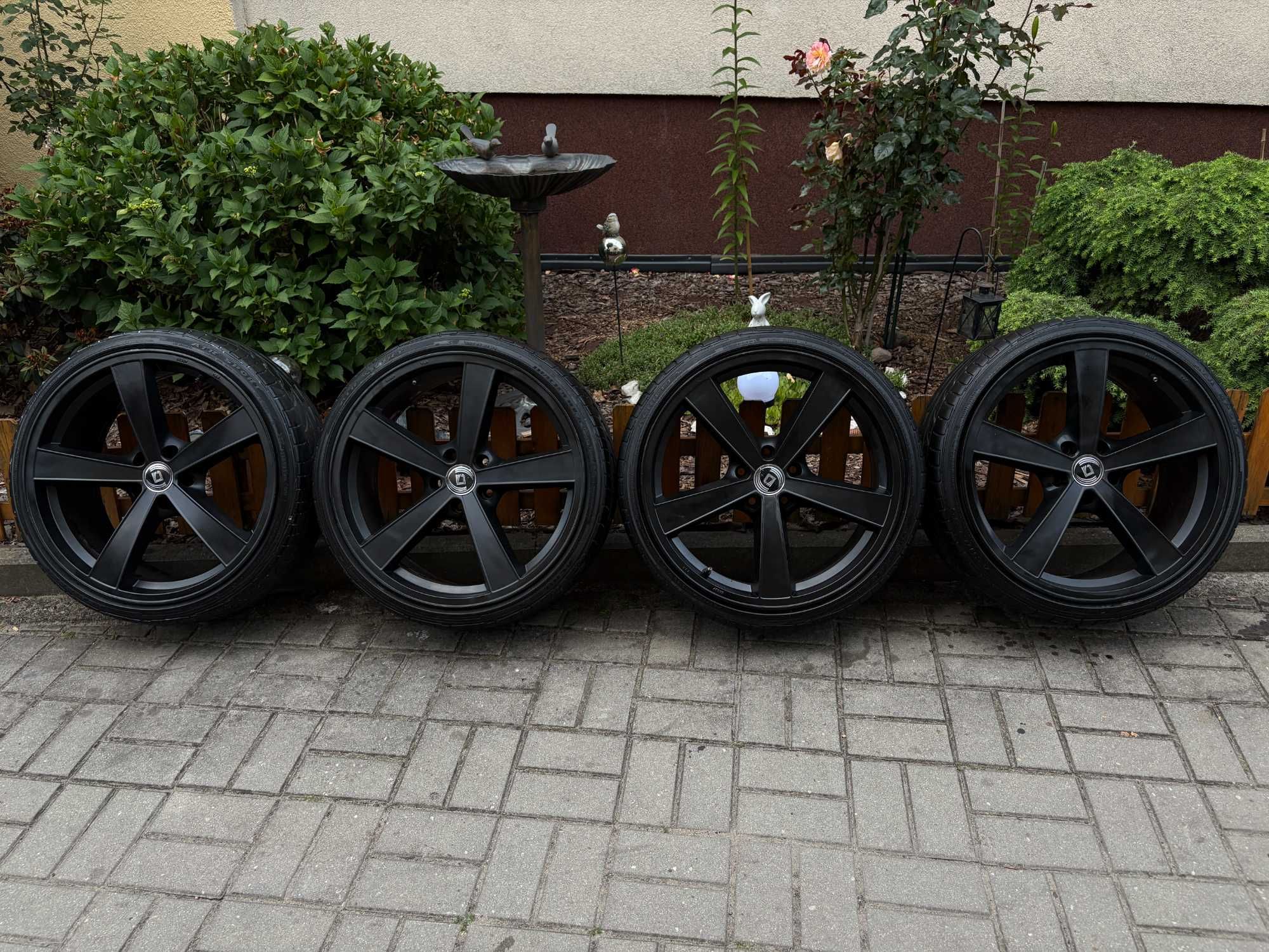 Alufelgi 19 cali 5x112 Golf Leon Octavia A3 A4 A5 Czarne łopaty Touran