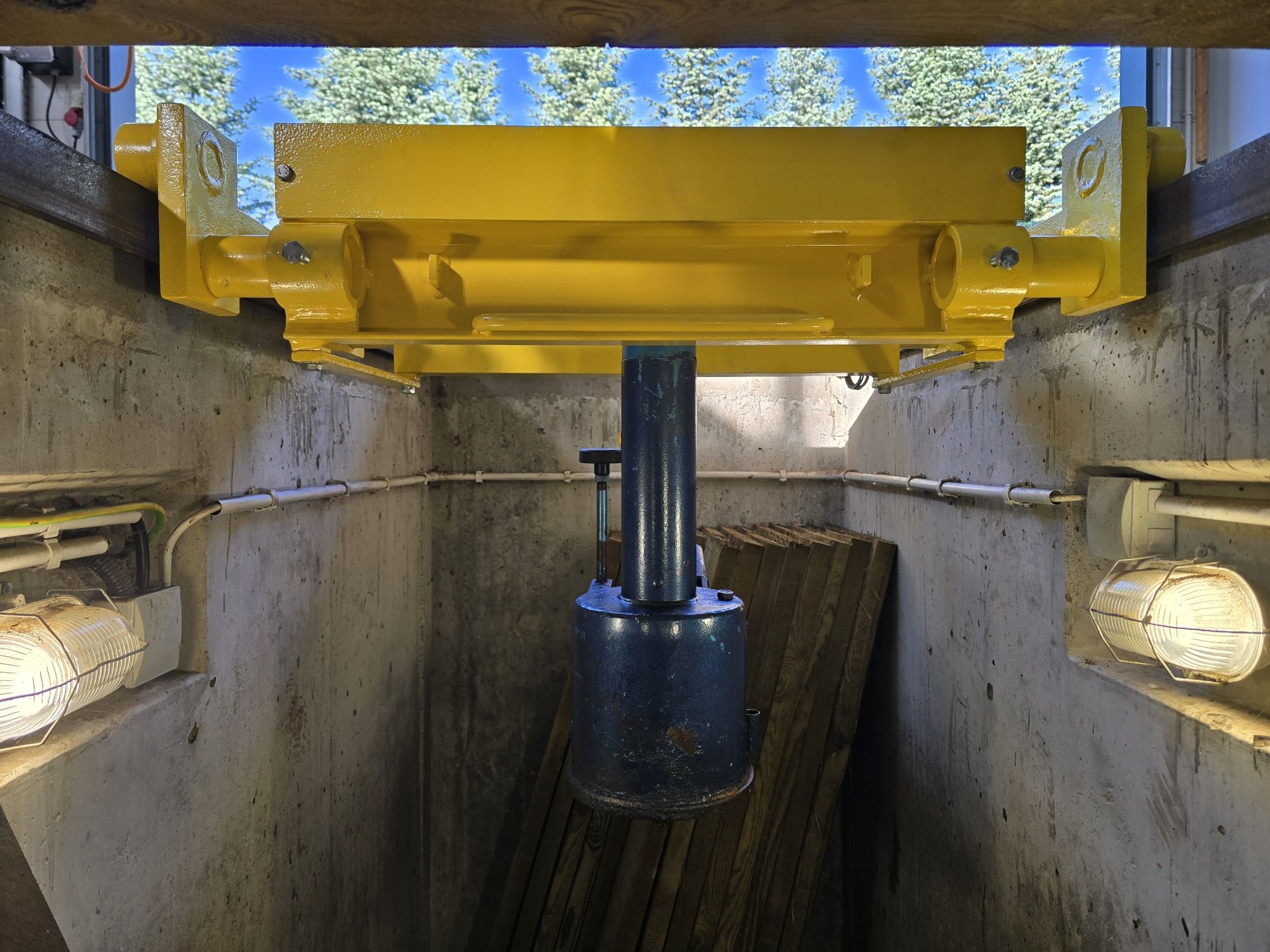 Podnośnik kanałowy hydrauliczny KIRSTEN 11t