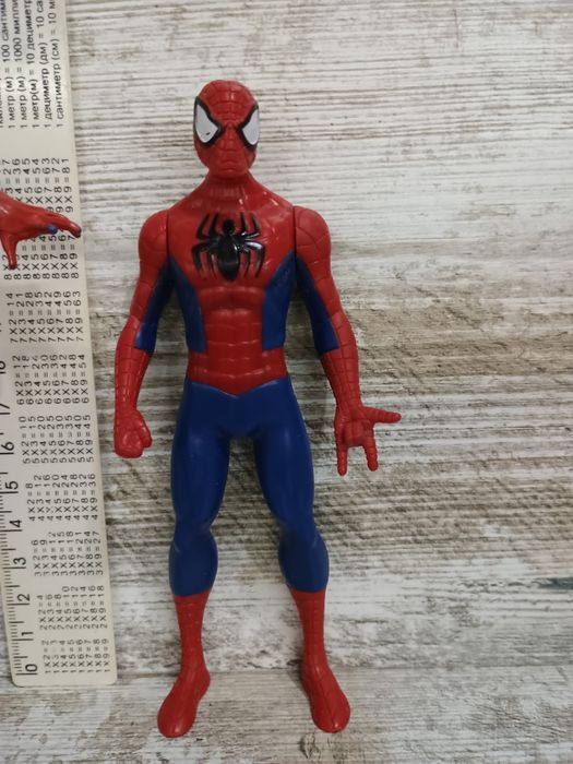 Фігурки героїв Марвел