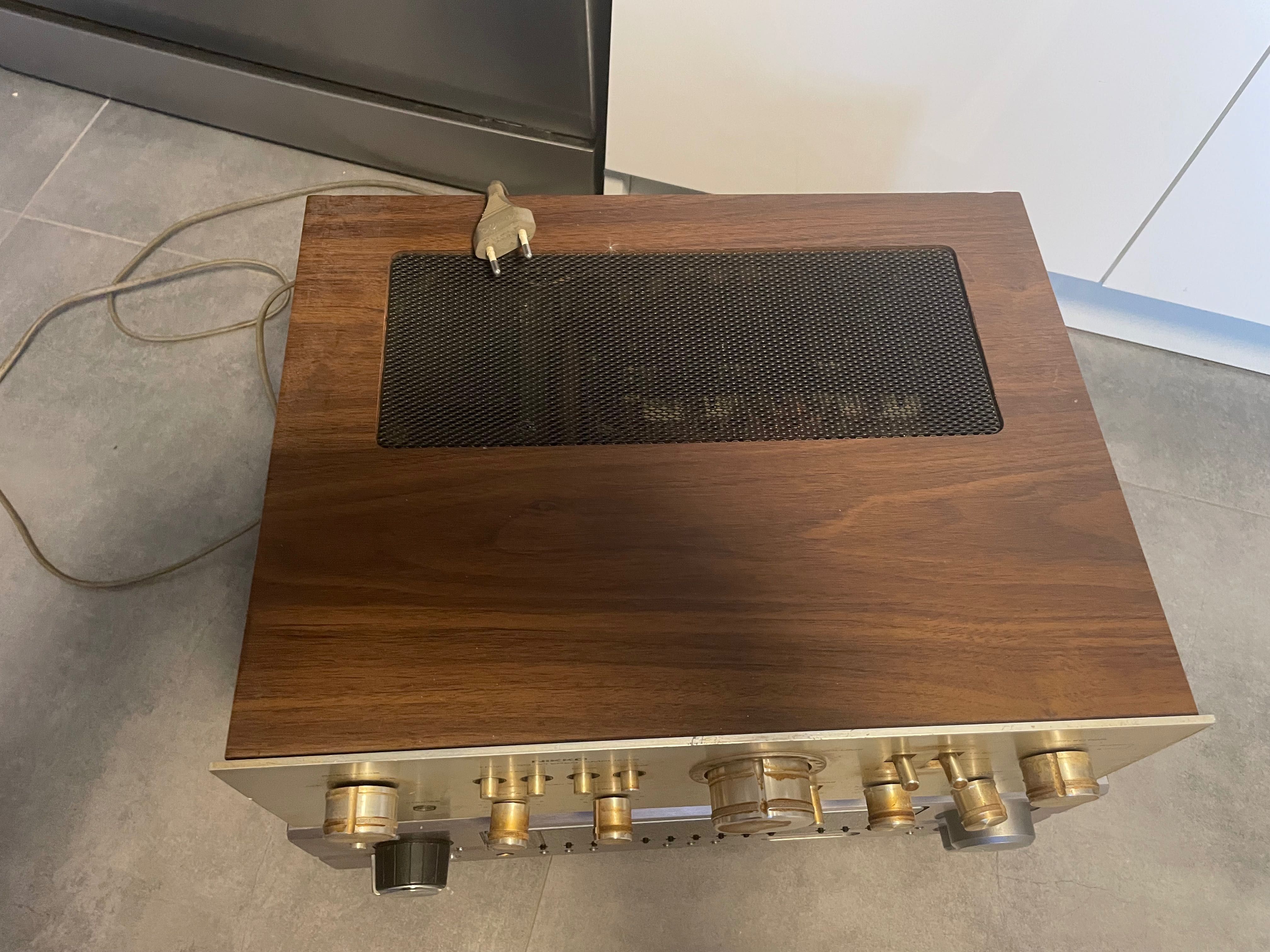 denon avr 1905 wlacza sie i wylacza