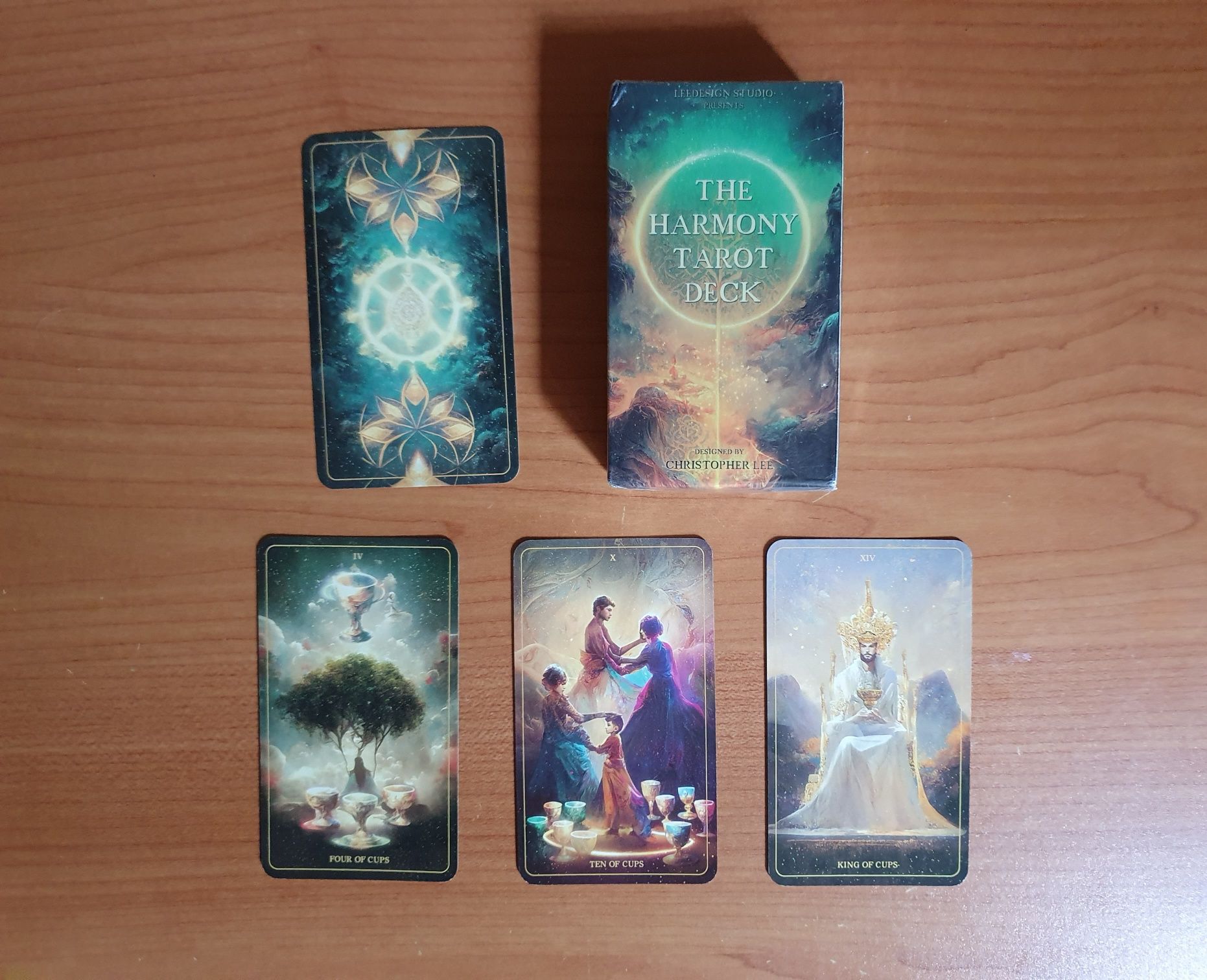 Sprzedam nowe karty The Harmony Tarot- eteryczne i zachwycające grafik