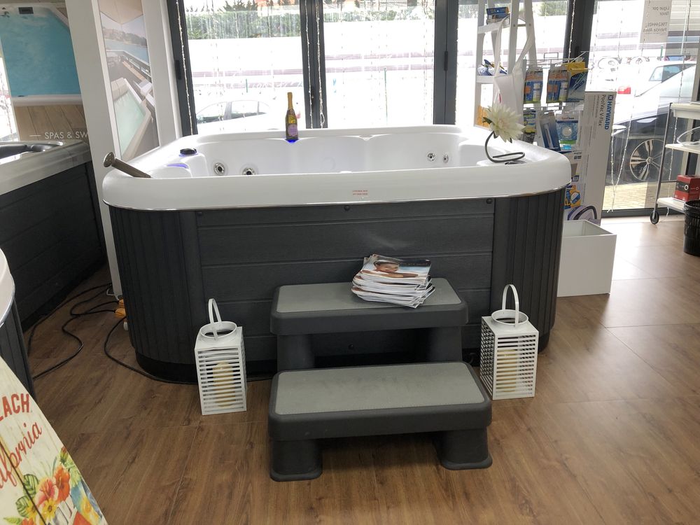 spa pvc 202 x 202cm 6.088,50€ entrega imediata