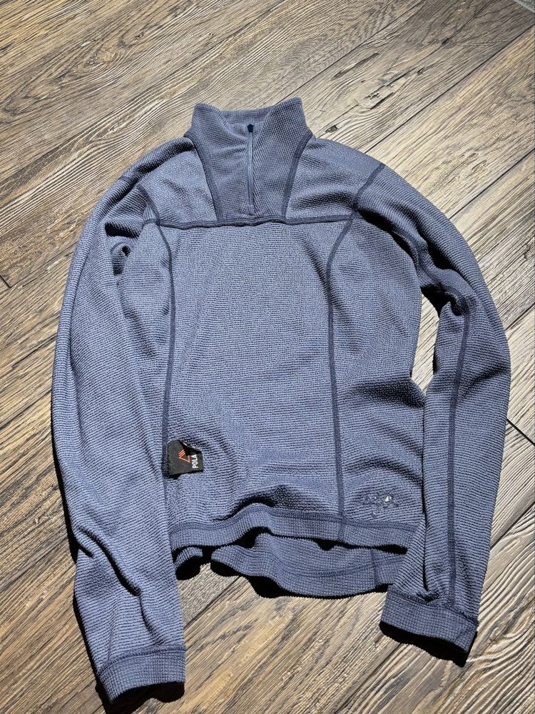 жіночий лонгслів Arcteryx