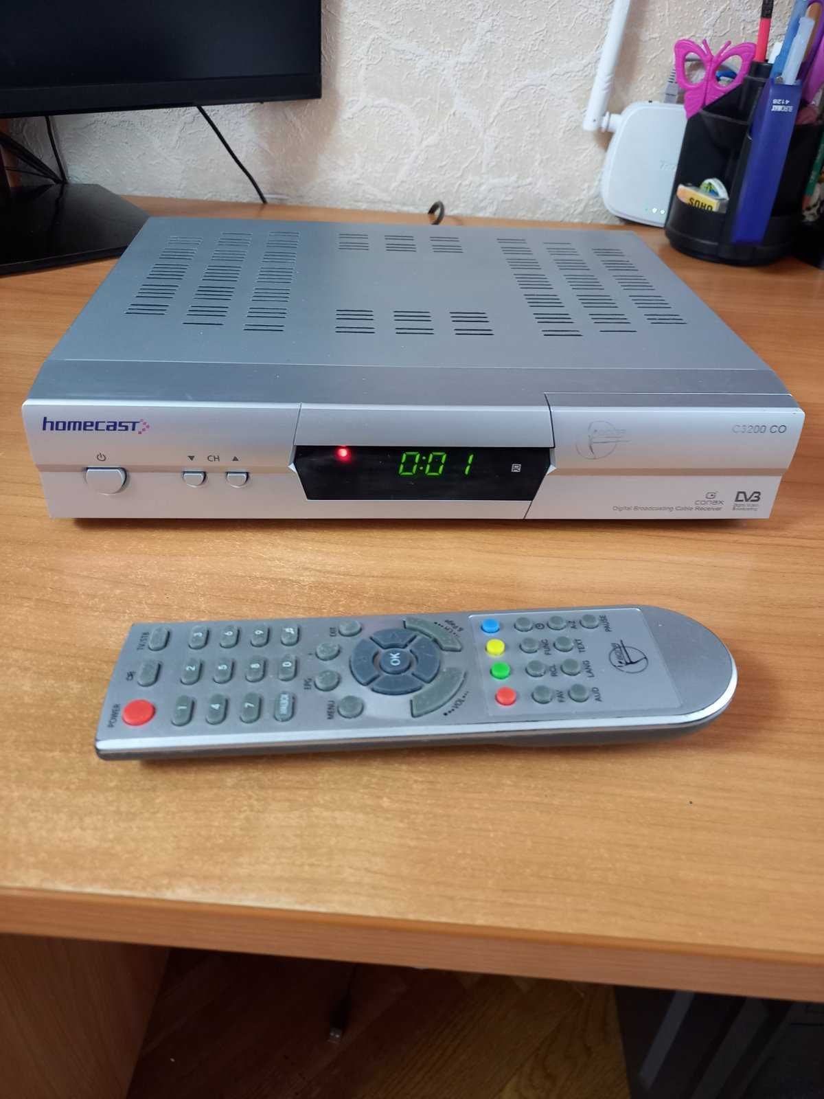 Цифровий ТВ тюнер декодер Homecast C 3200