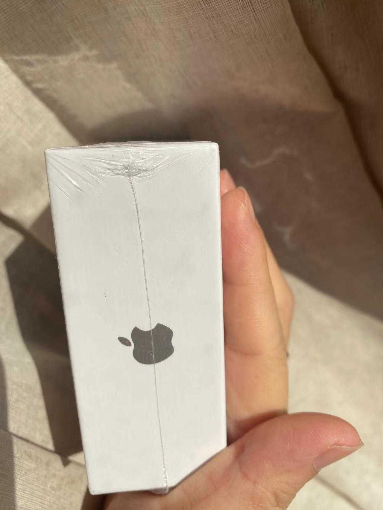 Słuchawki douszne APPLE AirPods 4 - Nowe, oryginalne