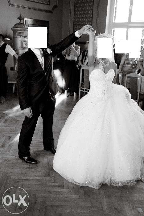 Piękna suknia DEMETRIOS 960