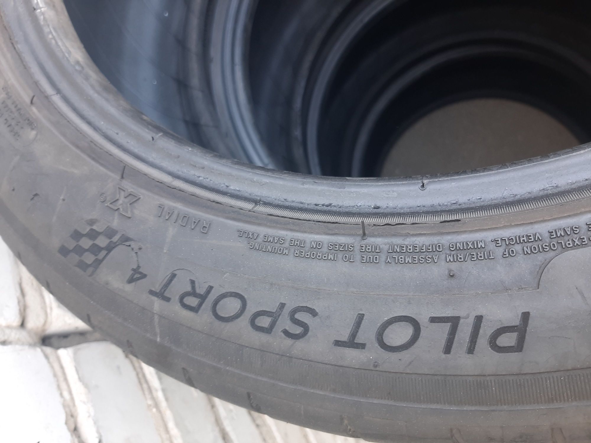 Шини б/у 245/45R18 Michelin літо.