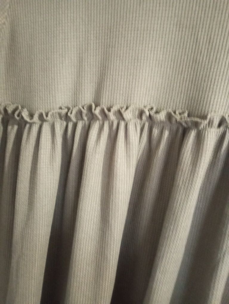 Śliczna sukienka khaki