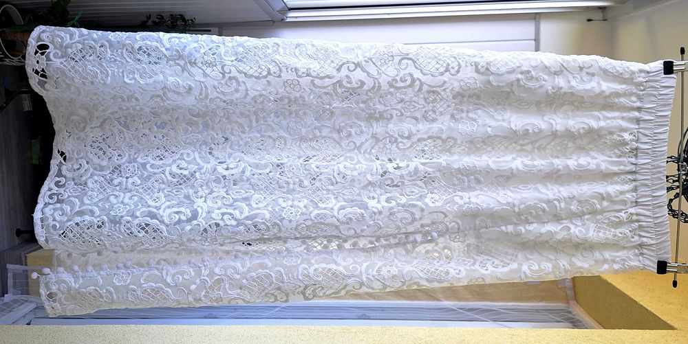 Biała koronkowa długa spódnica V by Very