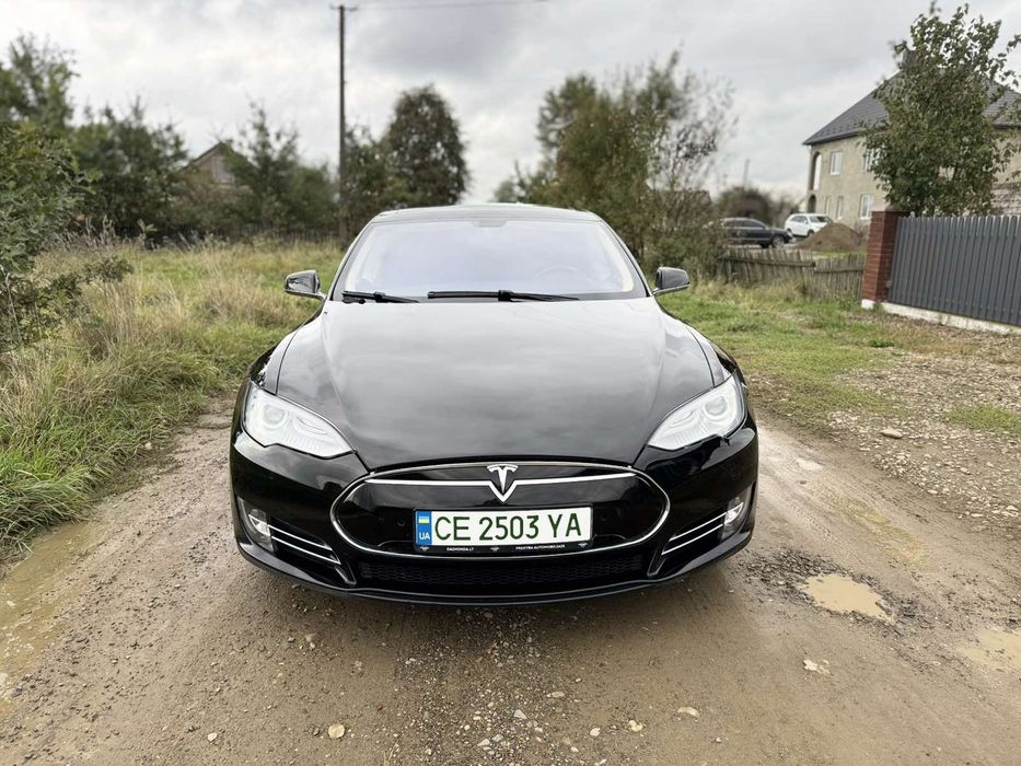 Продам Tesla model S85