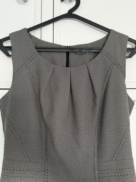 Vestido elegante cinza