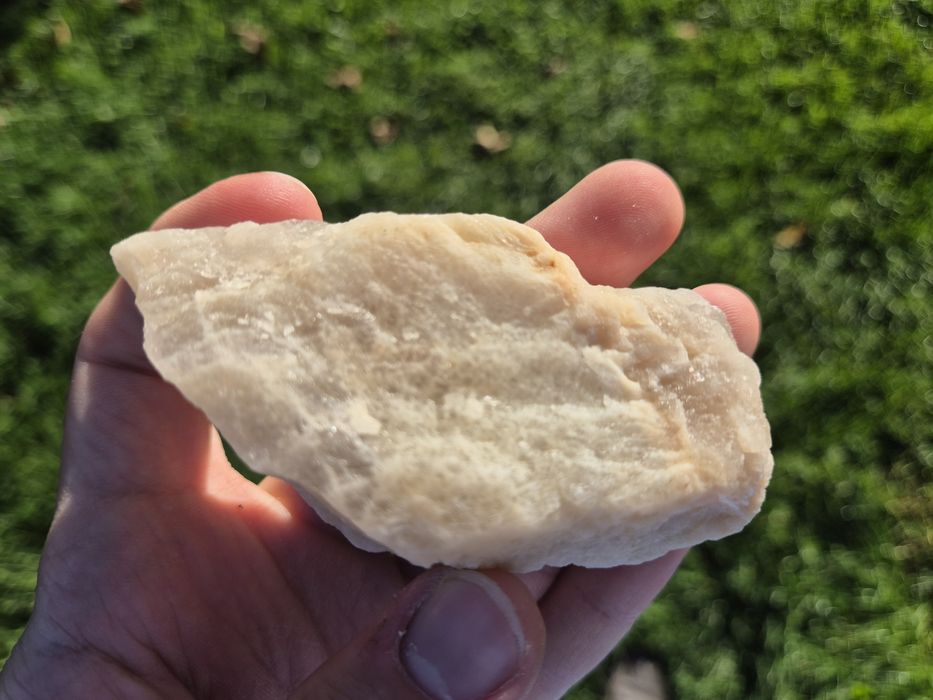 Kamień księżycowy biały niebieski