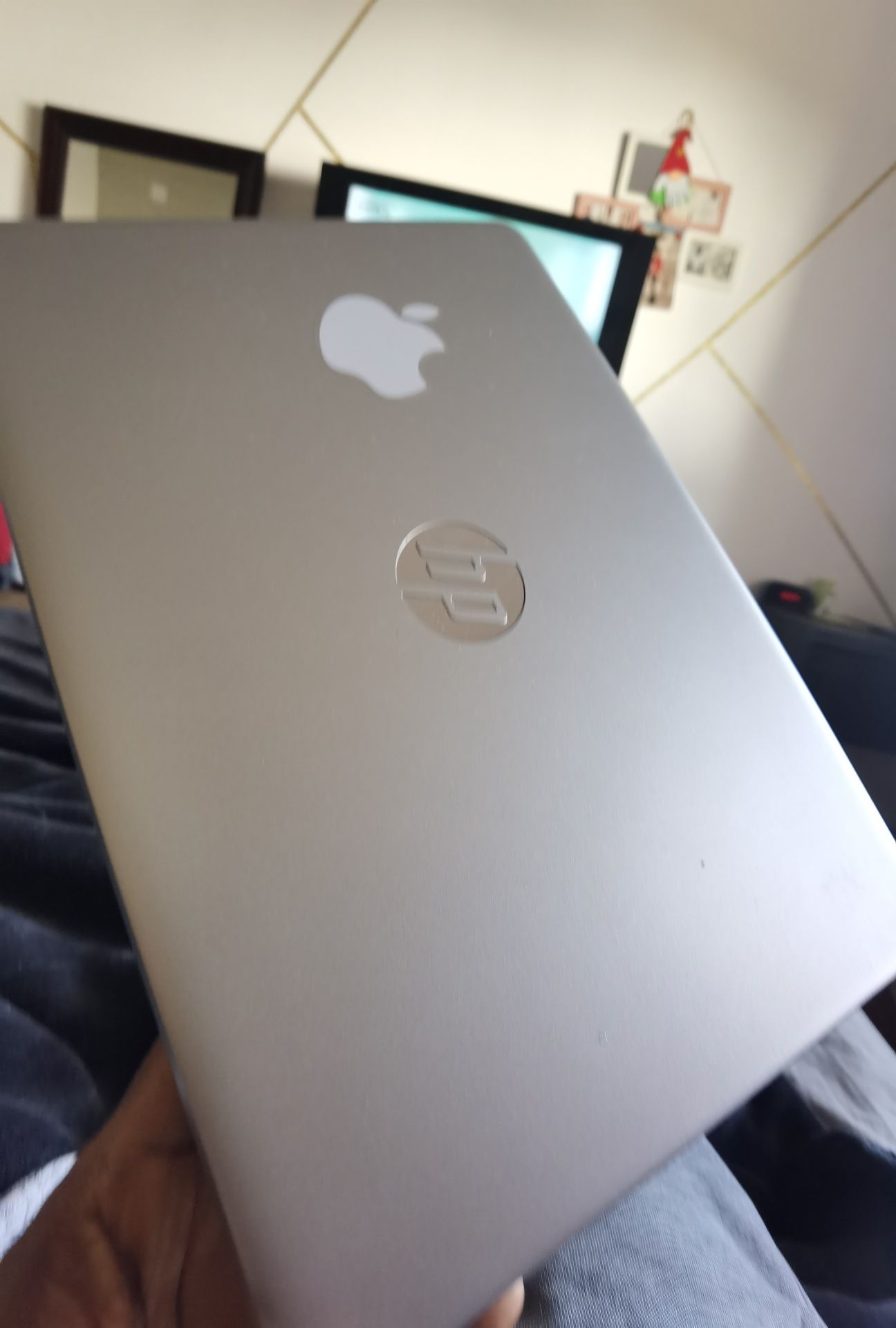 Laptop HP com Processador Intel Celeron N4000